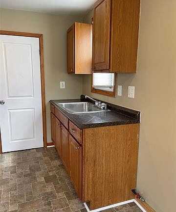 4th image of 21212 La Salle Blvd