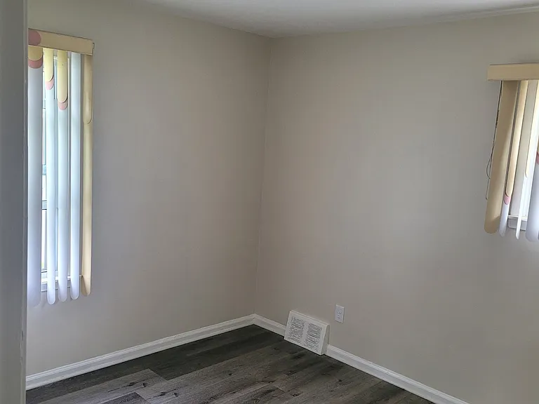 19420 Huntington Rd — Photo 10