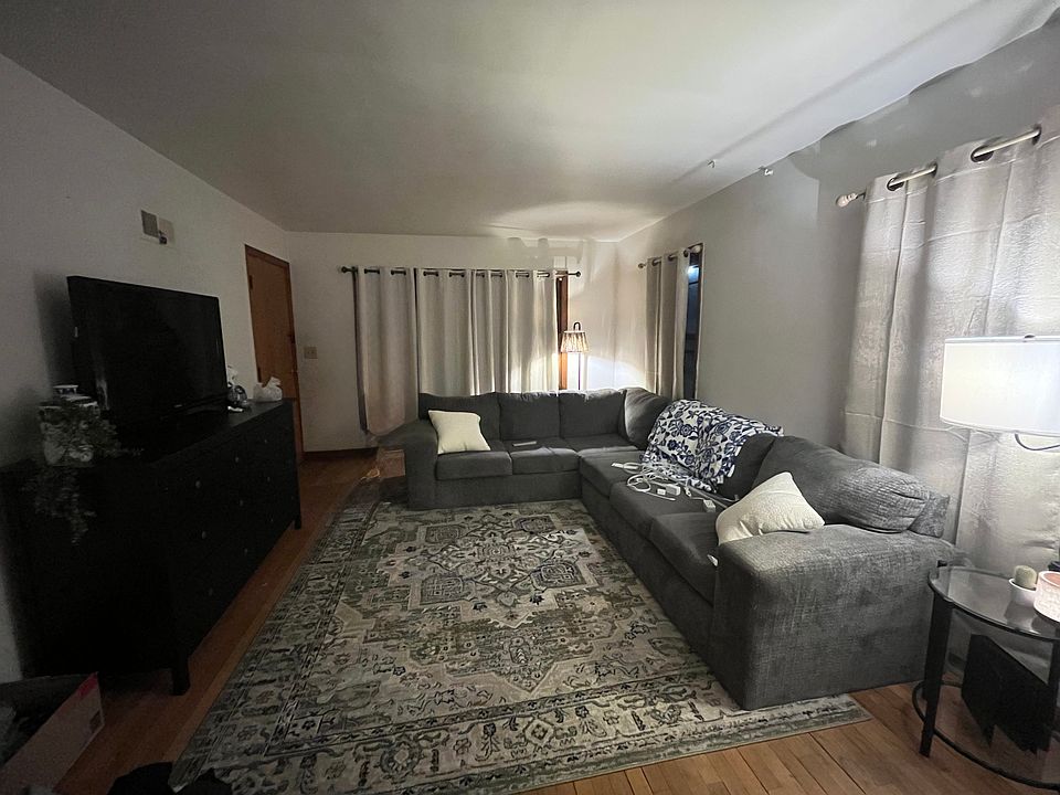 1st image of 5501 W Greenfield Ave APT 3