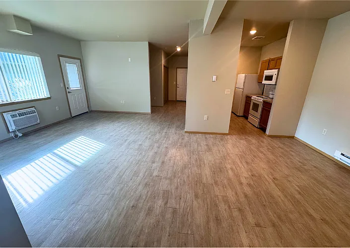Hastings Apartments — Photo 18