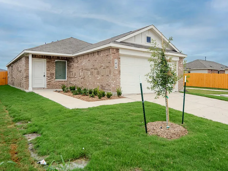 1419 Merlin Bluff St — Photo 1