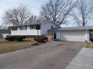 2120 S Blaine St, Grand Island, NE 68801