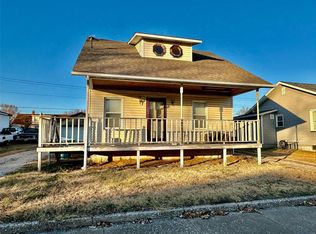 409 E Penning Ave, Wood River, IL