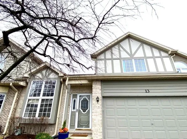 13 Townsend Cir, Naperville, IL 60565