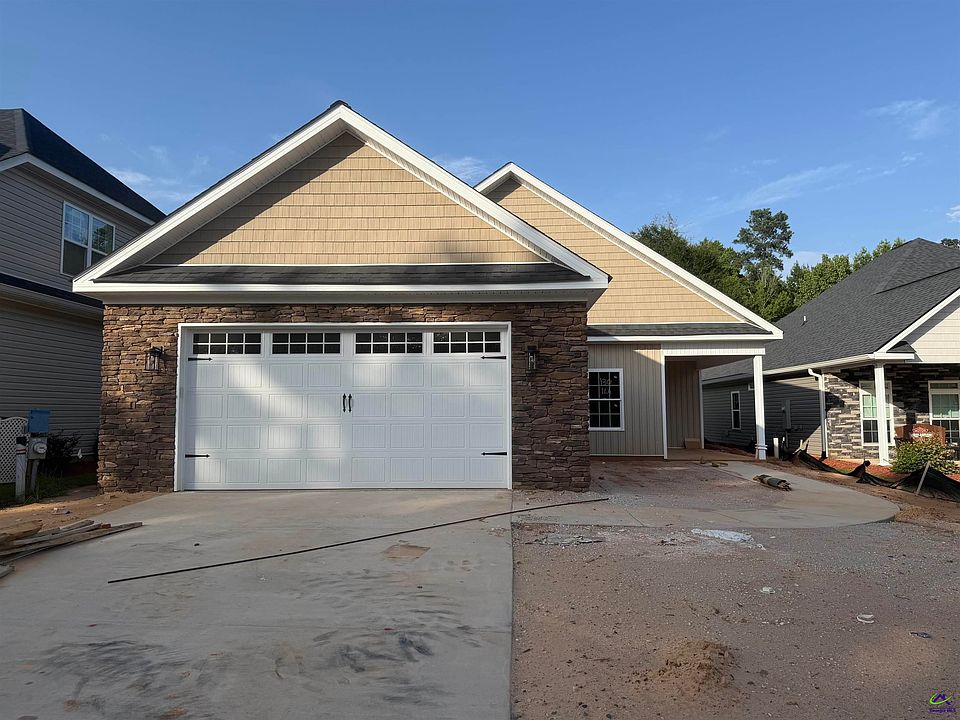 1st image of 130 Fairway Oaks Dr