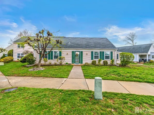 309 Sharon Way #A, Monroe Township, NJ 08831