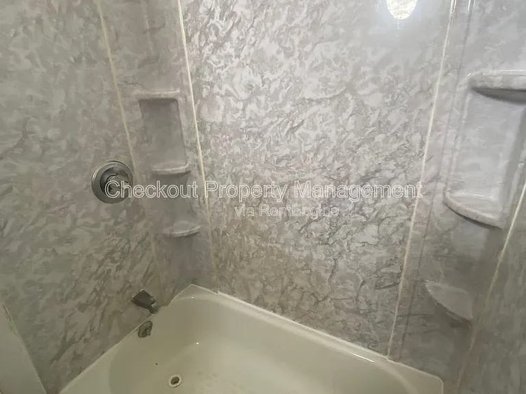 4704 Michigan Ave — Photo 10