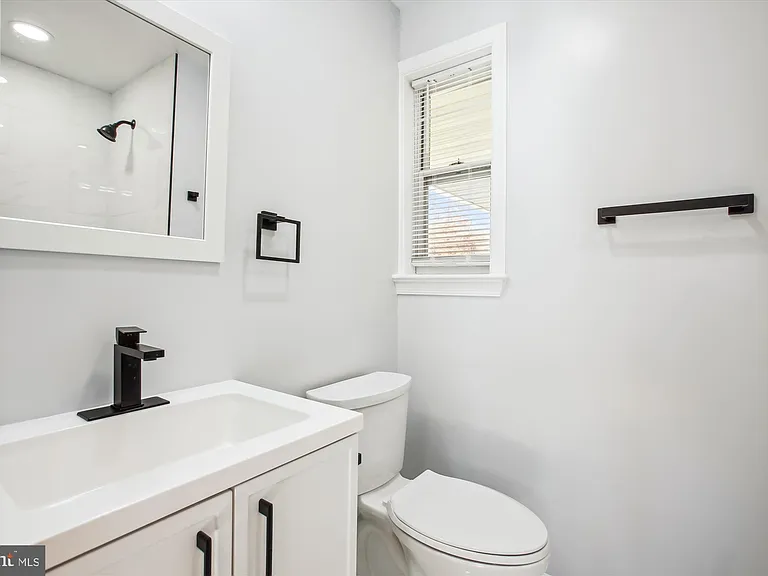 5201 Montgomery St — Photo 12