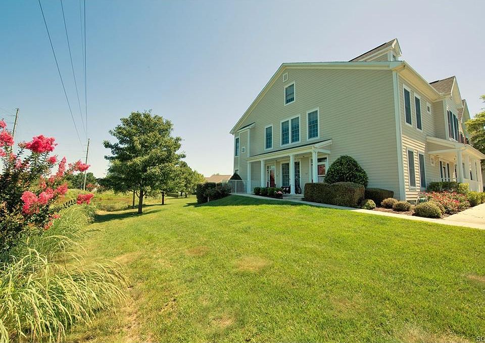 1st image of 124A October Glory Ave