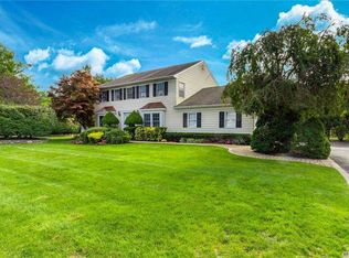 1 Vineyard Way, Coram, NY 11766
