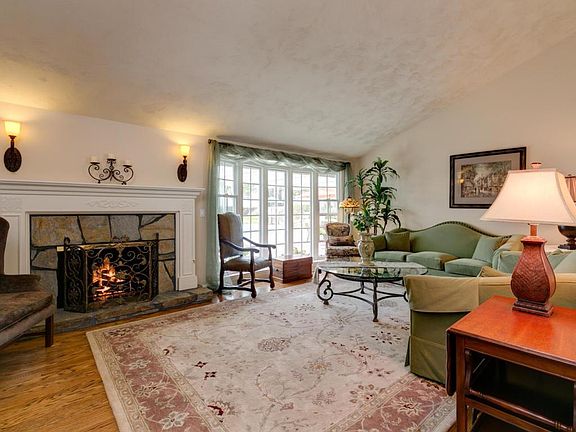 2nd image of 1609 Ramona Dr