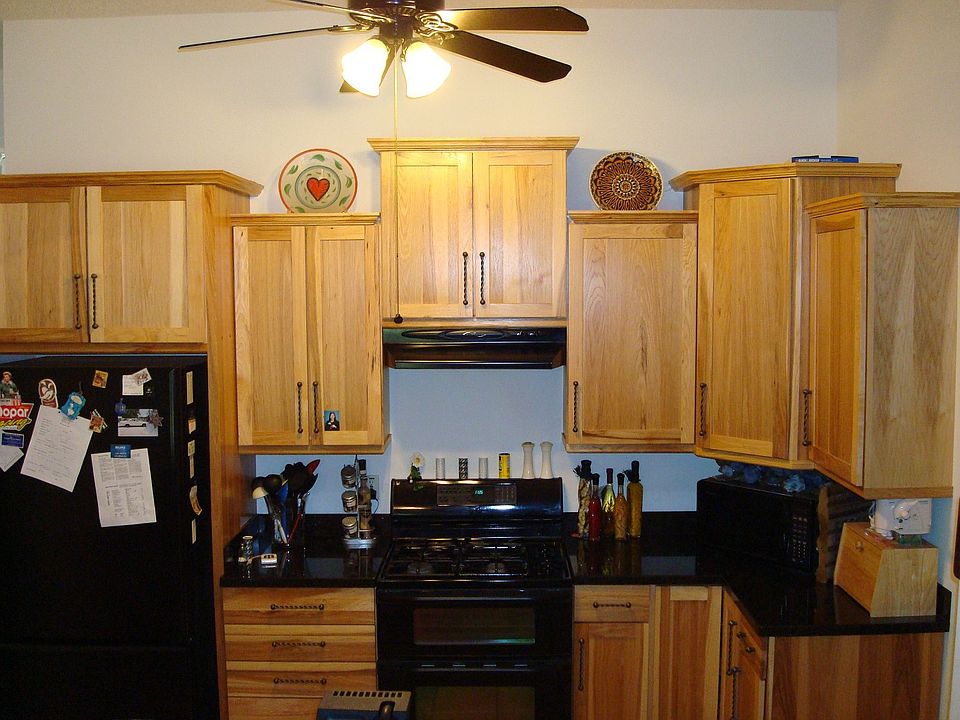Upgraded kitchen with granite countertops