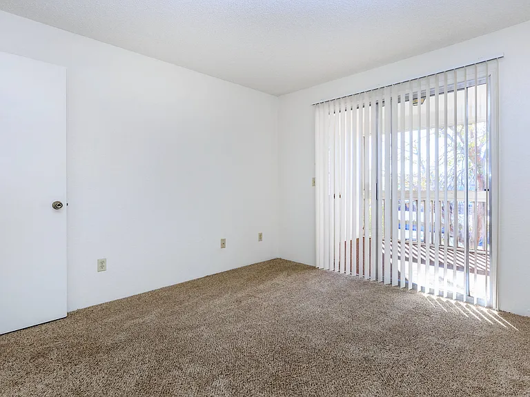 Carondelet Apartments — Photo 8
