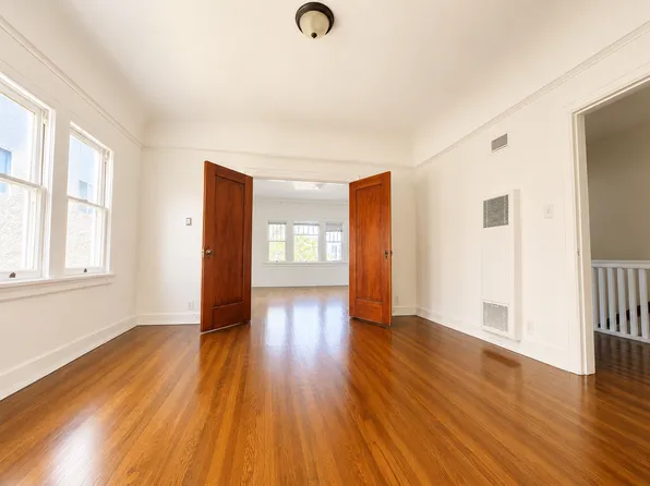 369 S Berendo St, Los Angeles, CA 90020