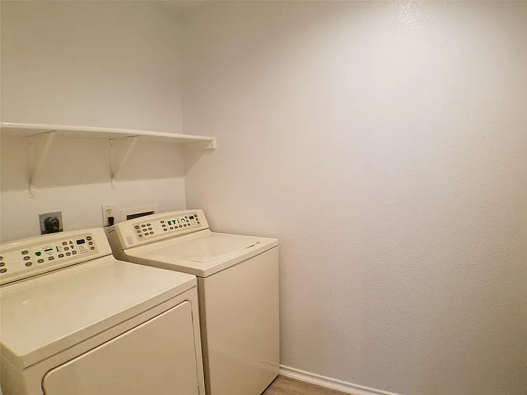 11208 Blairview Ln — Photo 27