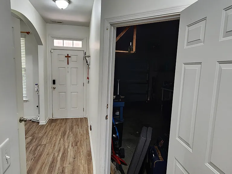 7425 Wallace Ln — Photo 8