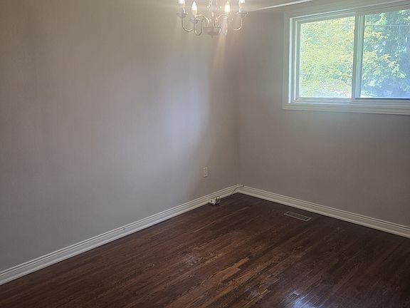 5th image of 1178 Kipling Ave