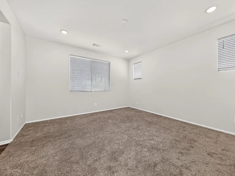 1037 Yuzu Way — Photo 17