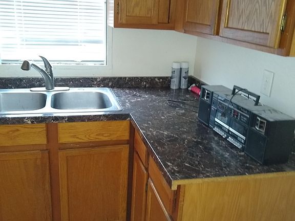 4th image of 1005 N Ironwood Dr