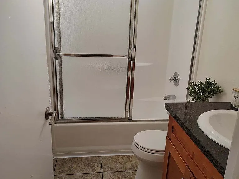 320 W Maple St — Photo 11