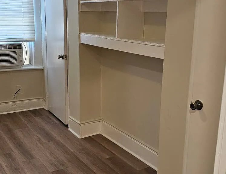 826 W 48th St — Photo 34