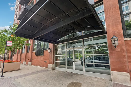 521 W Superior St Photo 1