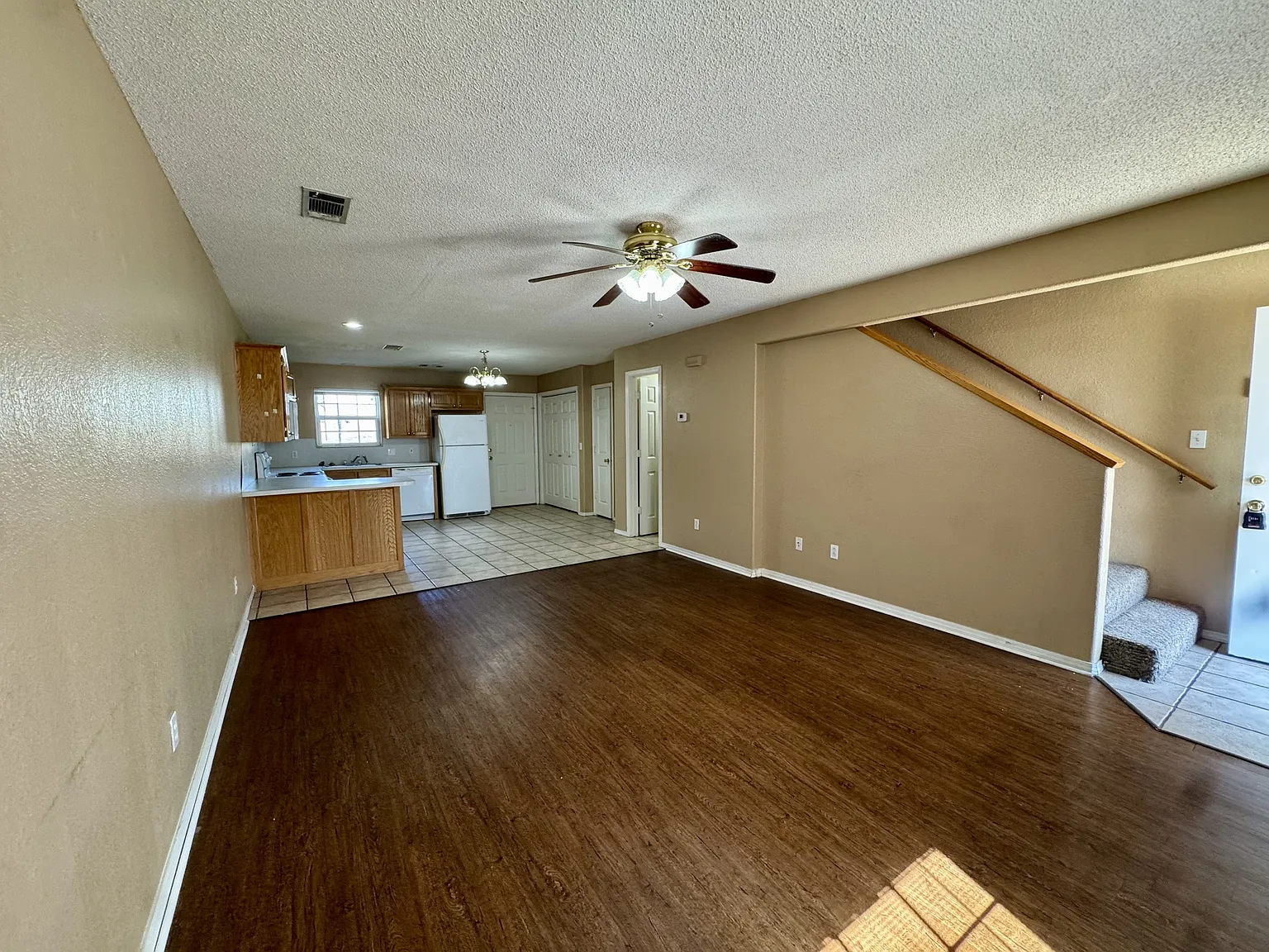 102 S Roland Rd — Photo 3