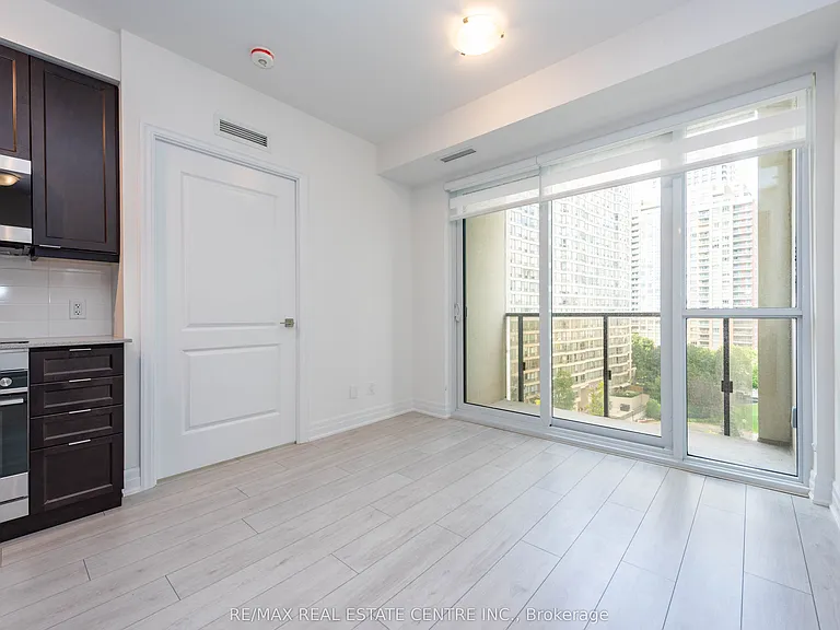 30 Elm Dr W #601 — Photo 10