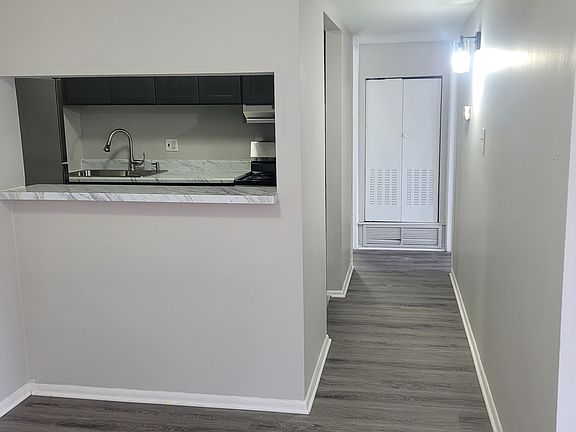 3rd image of 220 Cookstown New Egypt Rd #1