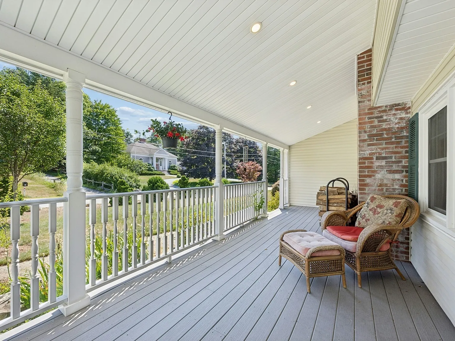 4 bed, 2100 sqft, $5,500 — Photo 2