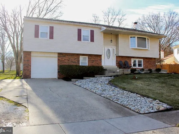 227 Hyde Park Pl, Yardley, PA 19067