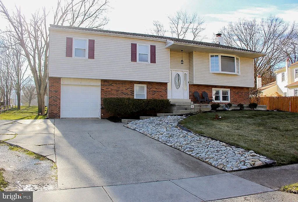 227 Hyde Park Pl photo 1