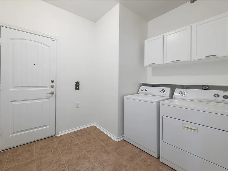 8725 Panadero Dr — Photo 28