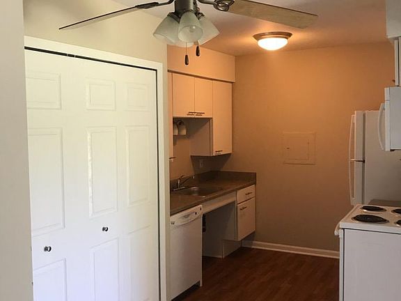 4th image of 43321 Carlyle Pl APT 703