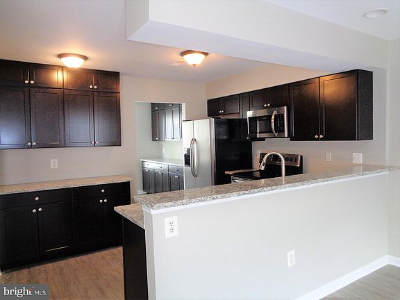 3rd image of 105 Mayfair Pl