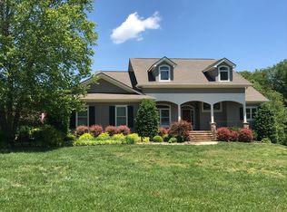 128 Fawn Valley Dr, Mills River, NC 28759