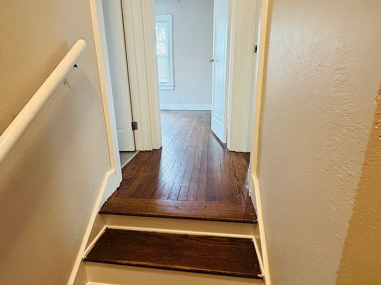 1007 Premont Ave — Photo 37