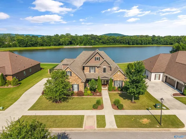 7576 Parktrace Ln SE, Owens Cross Roads, AL 35763