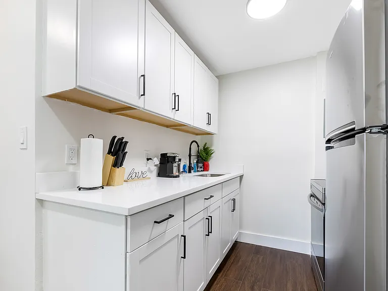 13476 Clifton Blvd #206 — Photo 7
