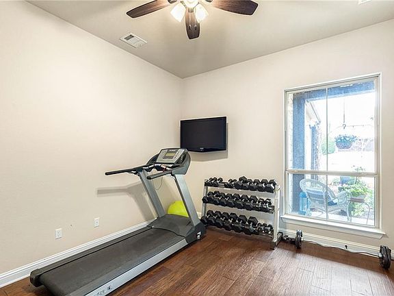 4th image of 205 Mia Dr