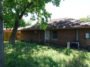 2121 Dewberry Ln, Pasadena, TX 77502