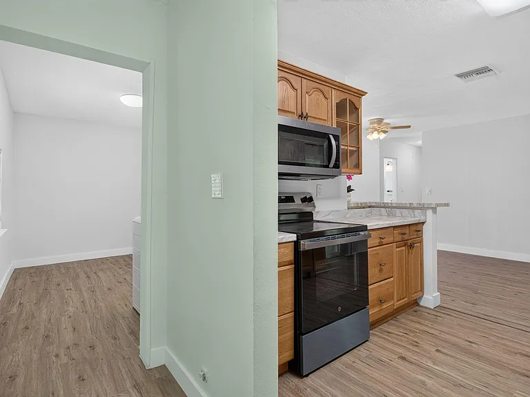 540 NE 61st Ct — Photo 15