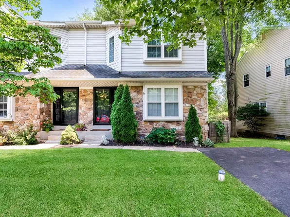 112 Sandy Ridge Dr, Doylestown, PA 18901