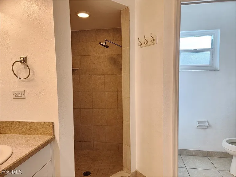 1214 NE 14th Ave #1214 — Photo 8