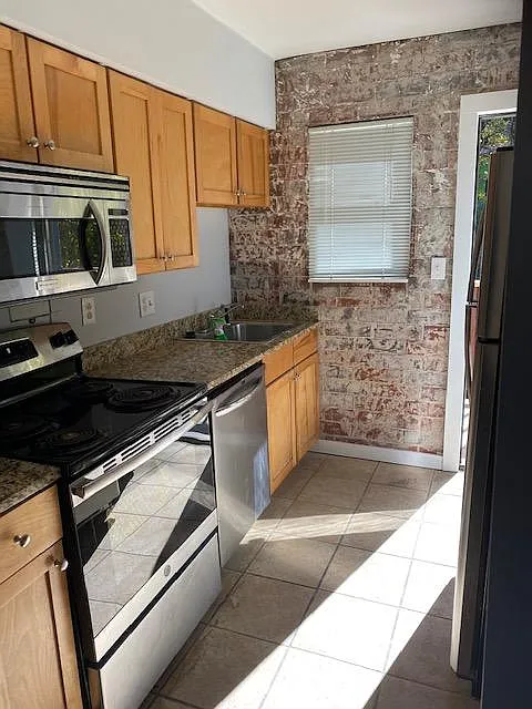 571 Formwalt St SW — Photo 4