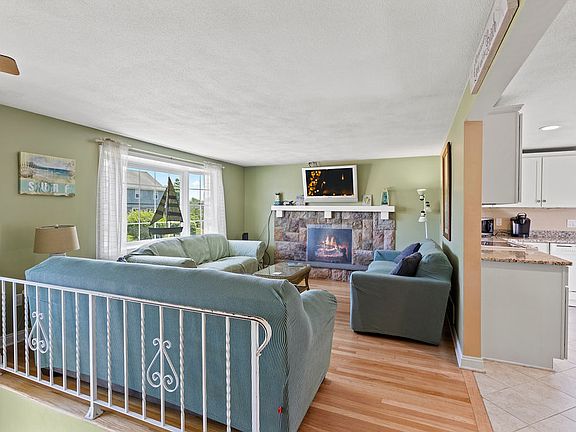 2nd image of 6 Ashton Ln