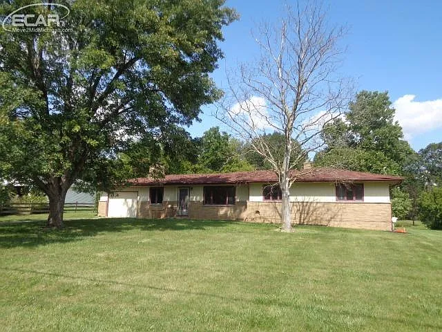 1271 S Graham Rd photo 1