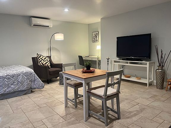 2nd image of 660 Lilac Ln #1