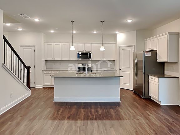 5th image of 5292 Blue Mountain Dr