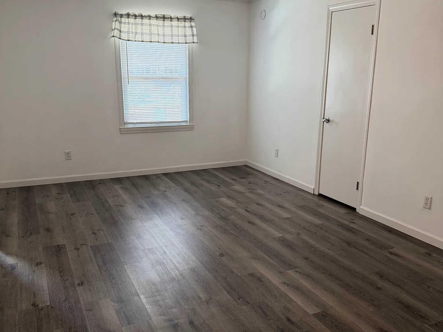 2 bed, 900 sqft, $1,195 — Photo 3